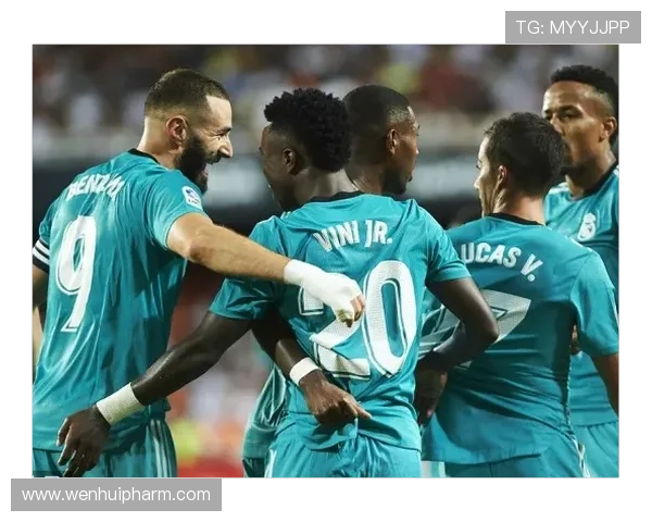 佩德里拼抢维尼修斯球衣遭黄牌皇马反击精彩瞬间回顾